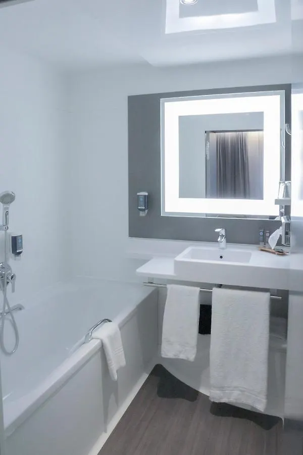 Novotel Suites Wien City Donau 4*, Vienna