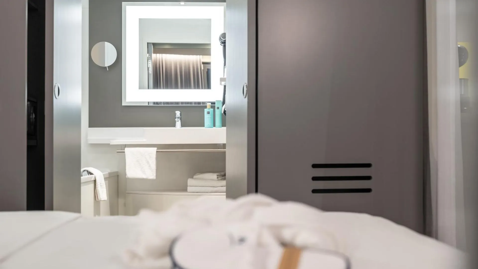 Novotel Suites Wien City Donau 4*, Vienna