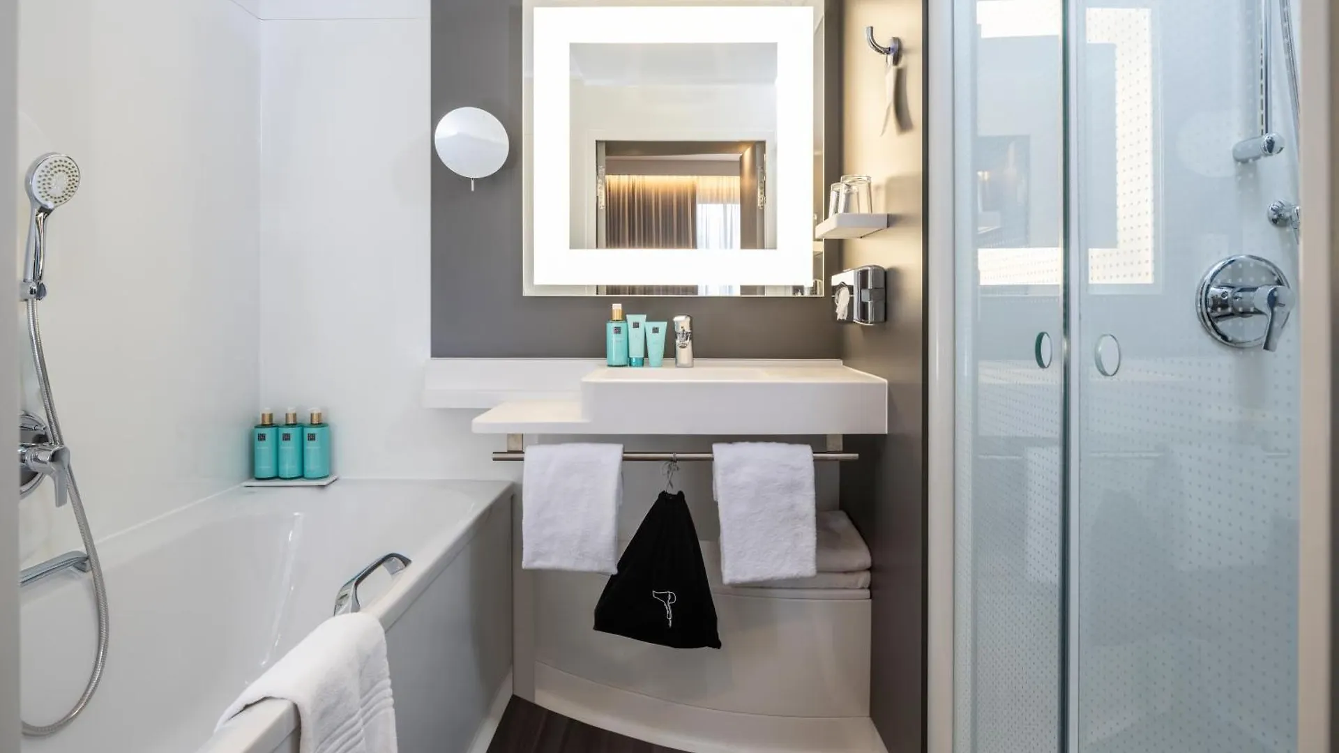 **** Hotel Novotel Suites Wien City Donau Austria