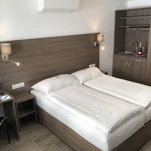 Hotel Konig