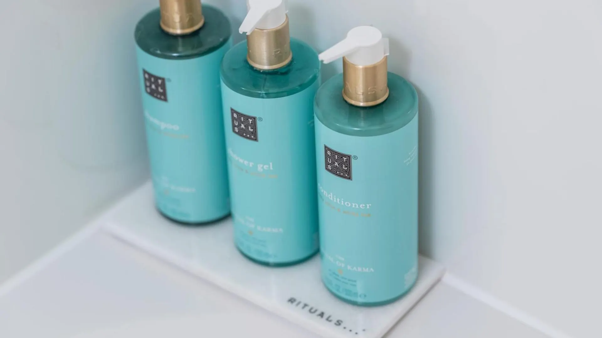 Отель Novotel Suites Wien City Donau