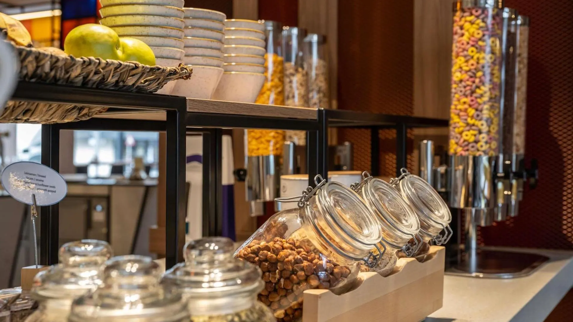 Novotel Suites Wien City Donau 4*, Вена