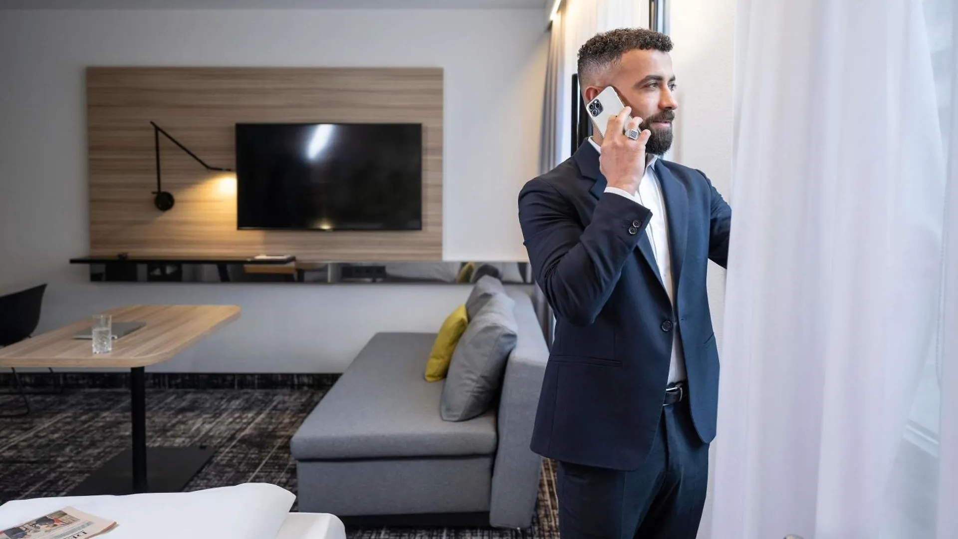 Отель Novotel Suites Wien City Donau