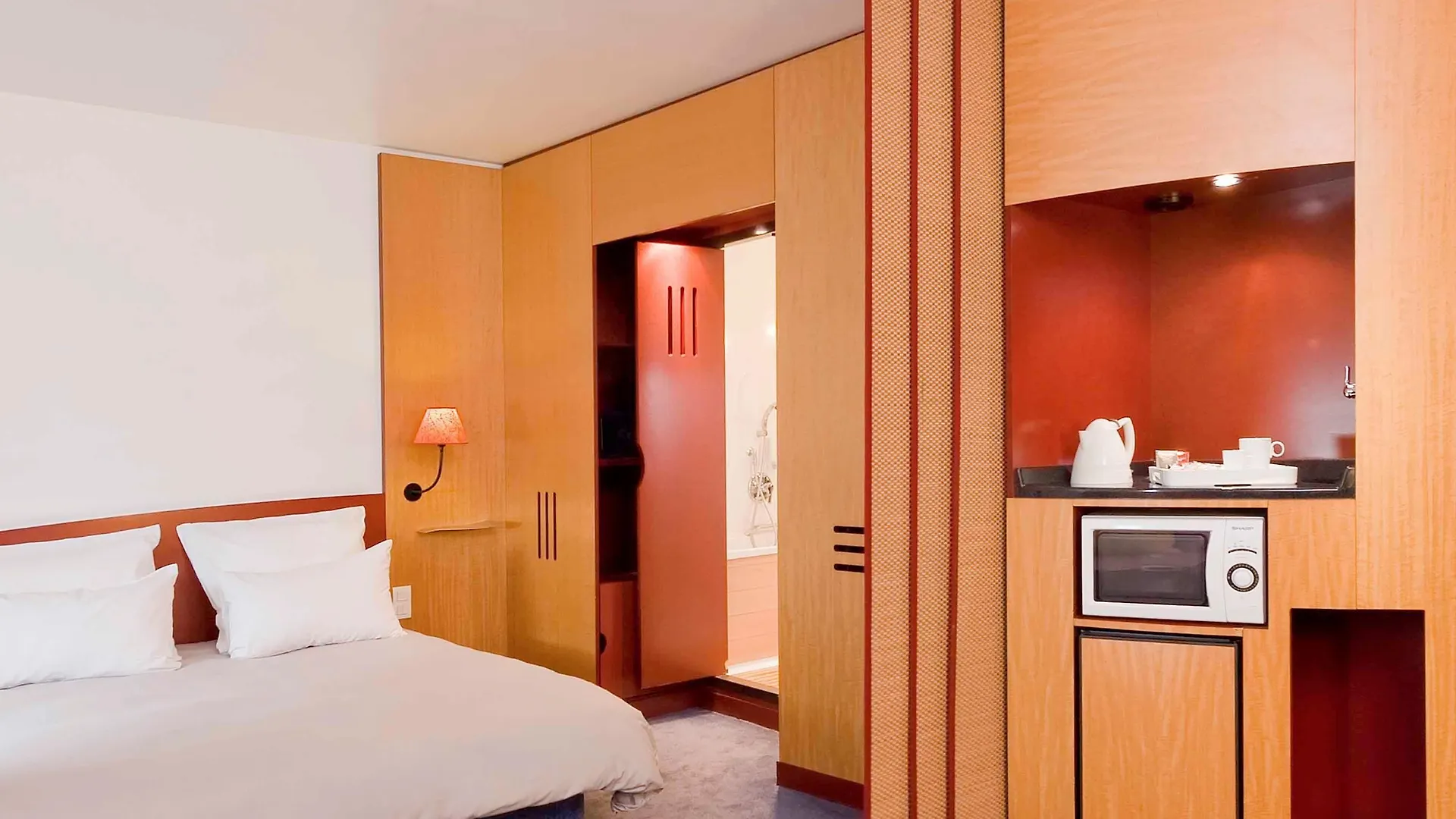 Novotel Suites Wien City Donau Отель Вена