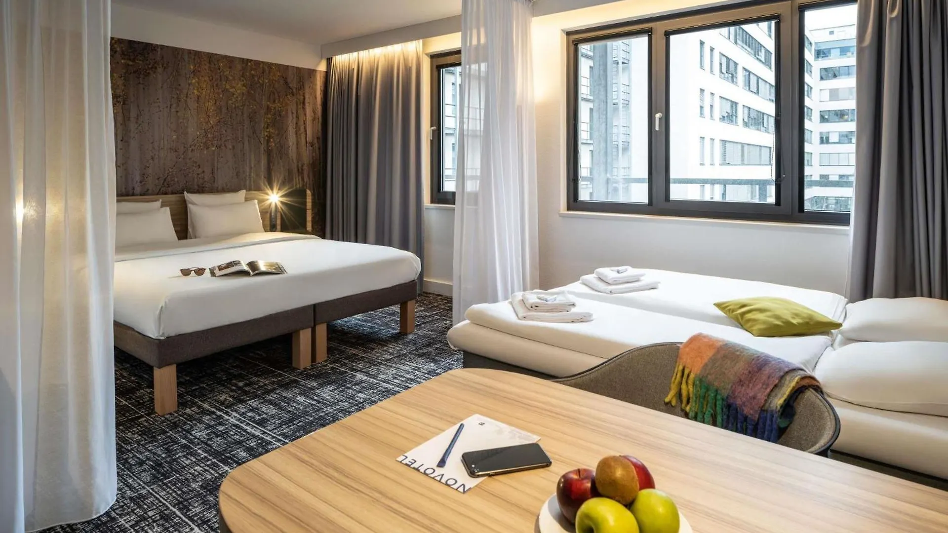 Отель Novotel Suites Wien City Donau